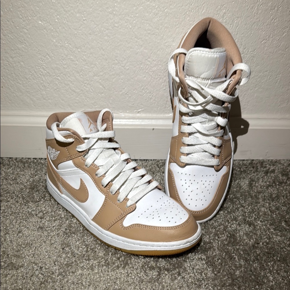 Nike White and Tan High-Tops